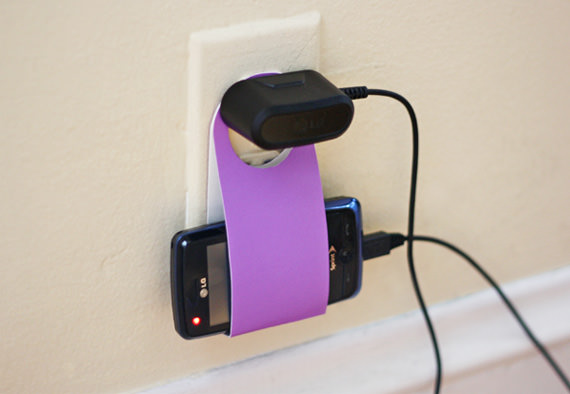 accessories-cell-phone-charging-holder-1