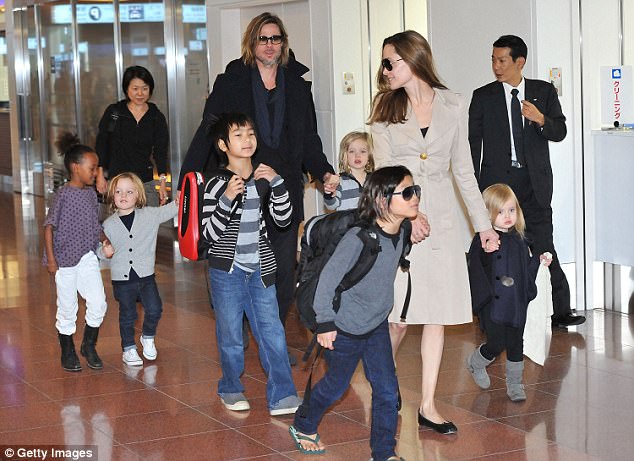 Angelina Jolie and Brad Pitt with kids
