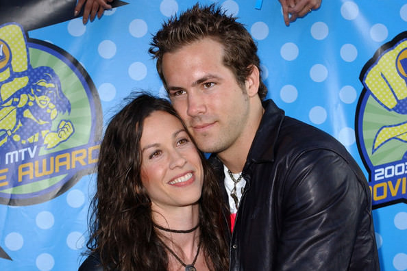 A young Ryan Reynolds and Alanis Morrisette at the MTV Movie Awards