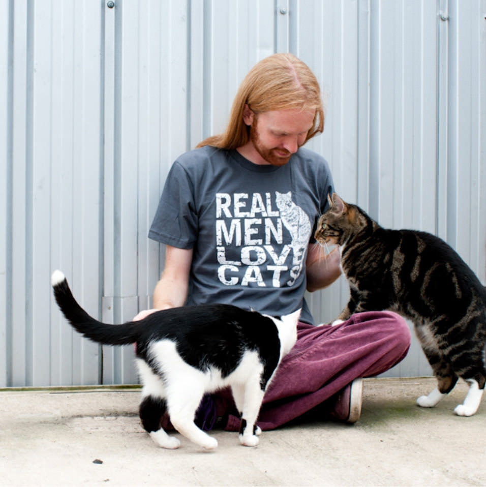 The Uprising of the Crazy Cat Man – 18 Men Who Are Obsessed With Cats