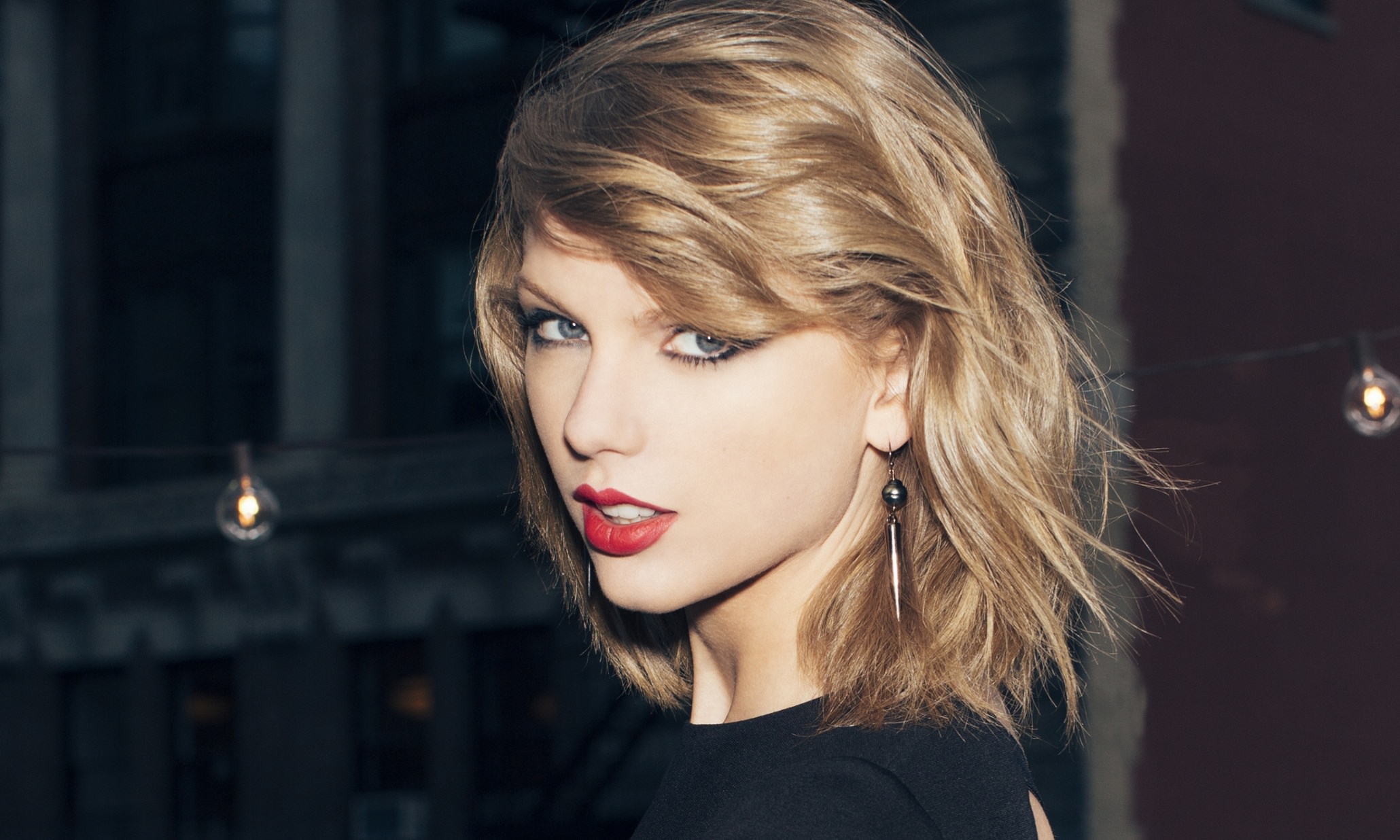 Taylor Swift is Amazing – Here’s 15 Reasons Why