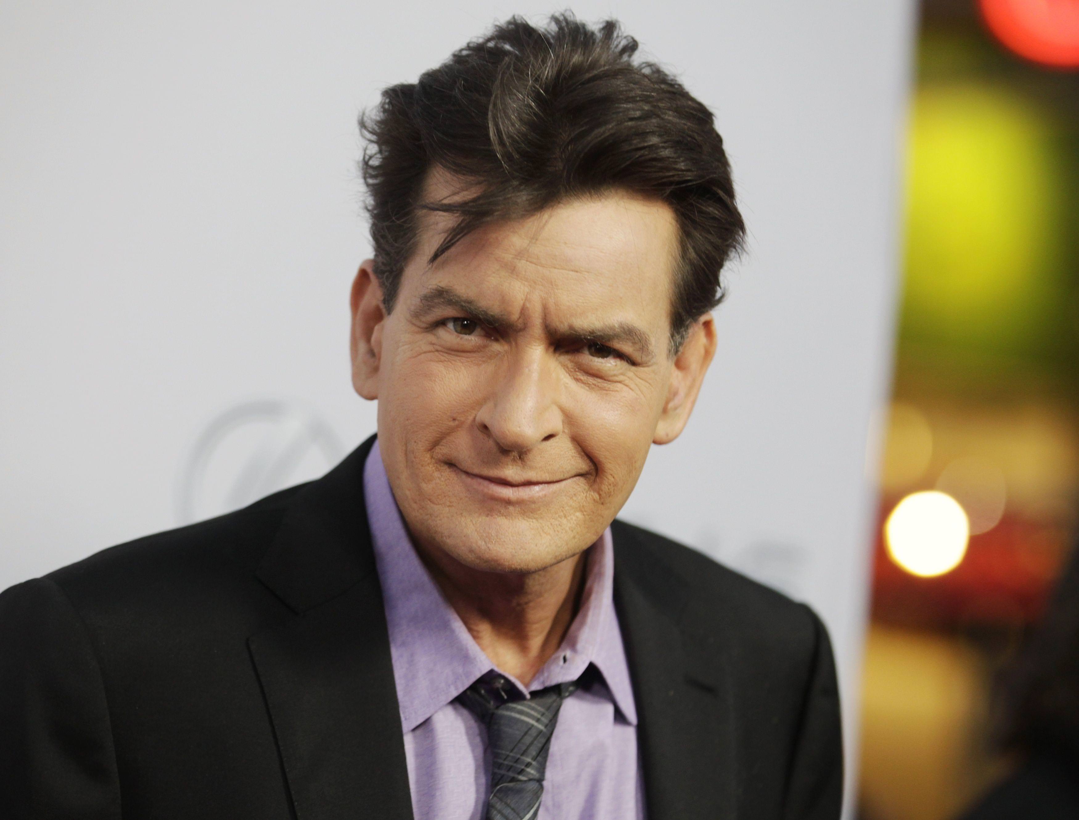 Charlie Sheen Evicted From Bar – No Not For A Good Reason