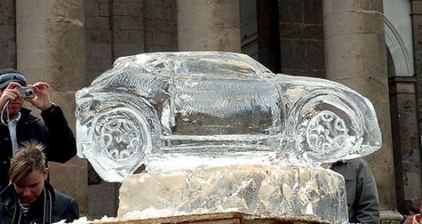 Quick! Look at These 17 Epic Ice Sculptures Before They Melt Forever! 10