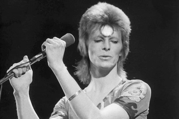 12 David Bowie Lyrics to Live By – We All Have a Favourite, But Which Is Yours?