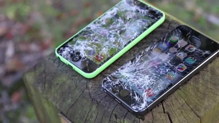 16 Eye-Watering Stories from People Who Have Broken Their Smart Phones – #10 Will Make You Facepalm!