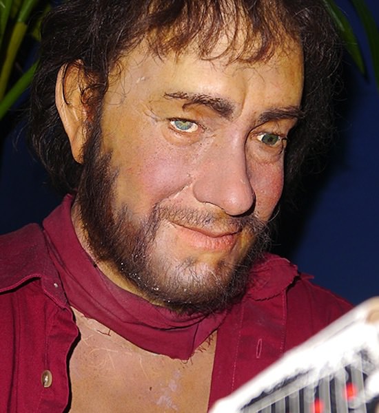 13 of the Worst Celebrity Waxworks That Are Actually Terrifying – #5 Will Stop Your Breathe!